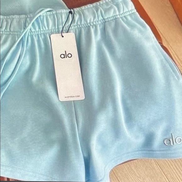 ALO Yoga Blue Sweater Shorts Set - Picture 4 of 5